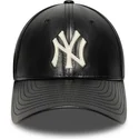 cappellino-nero-curvo-regolabile-9forty-m-crown-img-leather-dei-new-york-yankees-mlb-di-new-era