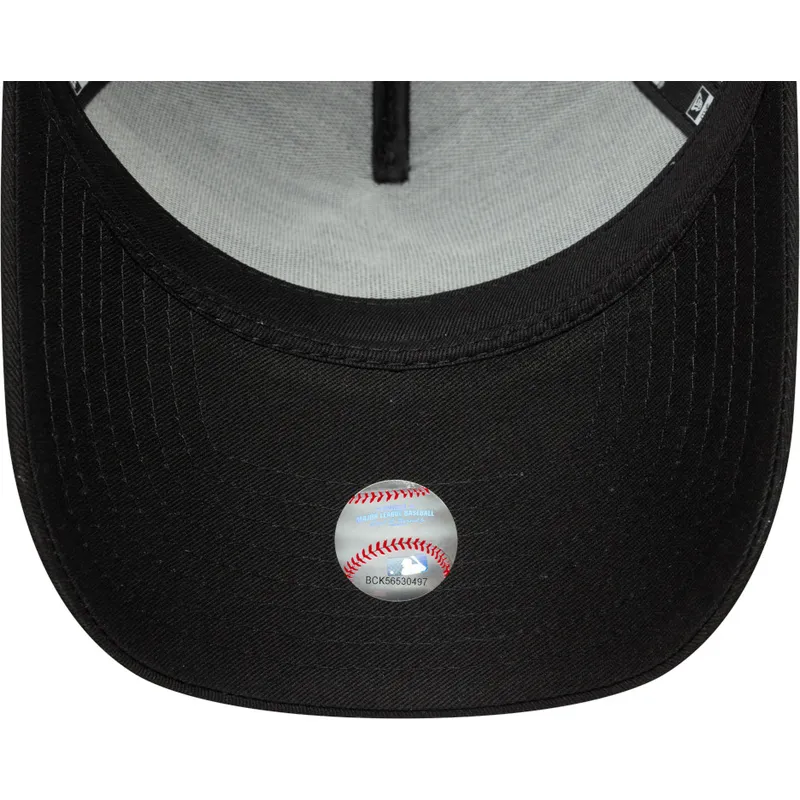 cappello-trucker-nero-con-logo-verde-a-frame-league-essential-dei-new-york-yankees-mlb-di-new-era