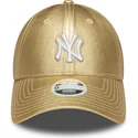 cappellino-curvo-dorato-regolabile-da-donna-9forty-metallic-dei-new-york-yankees-mlb-di-new-era