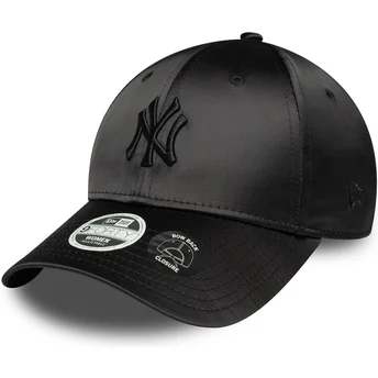 Cappellino curvo nero regolabile da donna con logo nero 9FORTY Satin Bow Back dei New York Yankees MLB di New Era