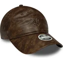 cappellino-curvo-marrone-regolabile-da-donna-con-logo-marrone-9twenty-worn-pu-dei-new-york-yankees-mlb-di-new-era