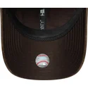 cappellino-curvo-marrone-regolabile-da-donna-con-logo-marrone-9twenty-worn-pu-dei-new-york-yankees-mlb-di-new-era
