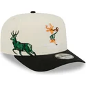 cappellino-curvo-beige-e-nero-snapback-9fifty-a-frame-precurved-hardwood-classics-di-milwaukee-bucks-nba-di-new-era