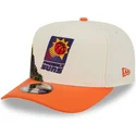 cappellino-visiera-curva-beige-e-arancione-snapback-9fifty-a-frame-precurved-hardwood-classics-di-phoenix-suns-nba-di-new-era