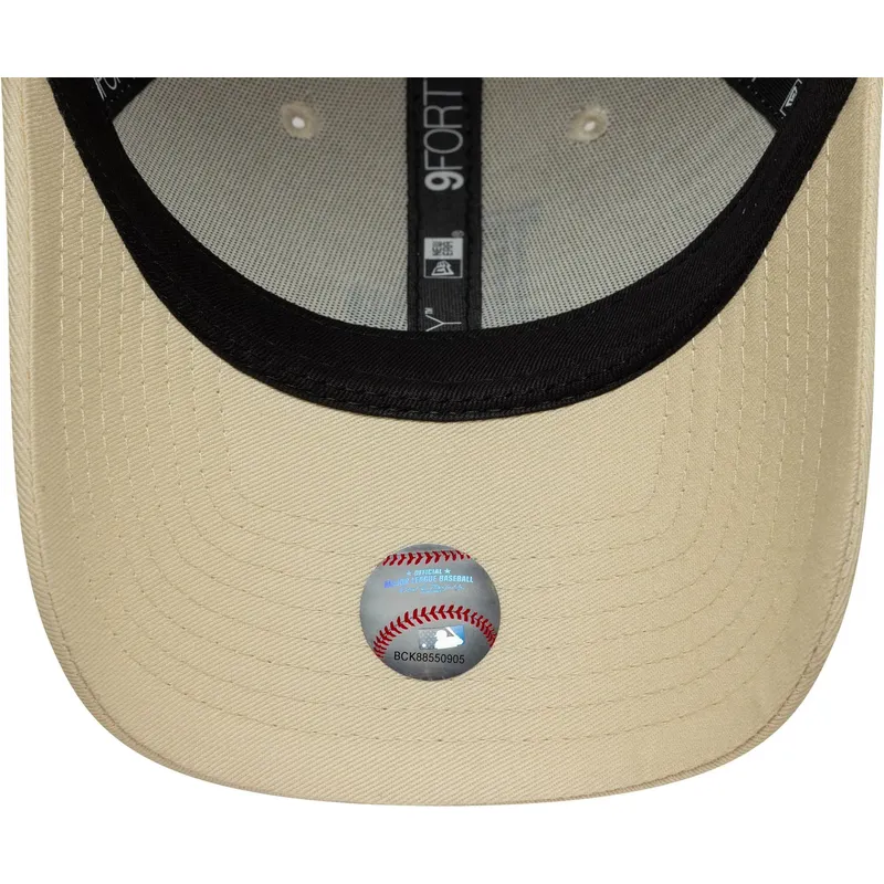 cappellino-con-visiera-curva-beige-regolabile-con-logo-marrone-9forty-league-essential-dei-los-angeles-dodgers-mlb-di-new-era
