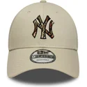 cappellino-curvo-beige-regolabile-9forty-camo-infill-di-new-york-yankees-mlb-di-new-era