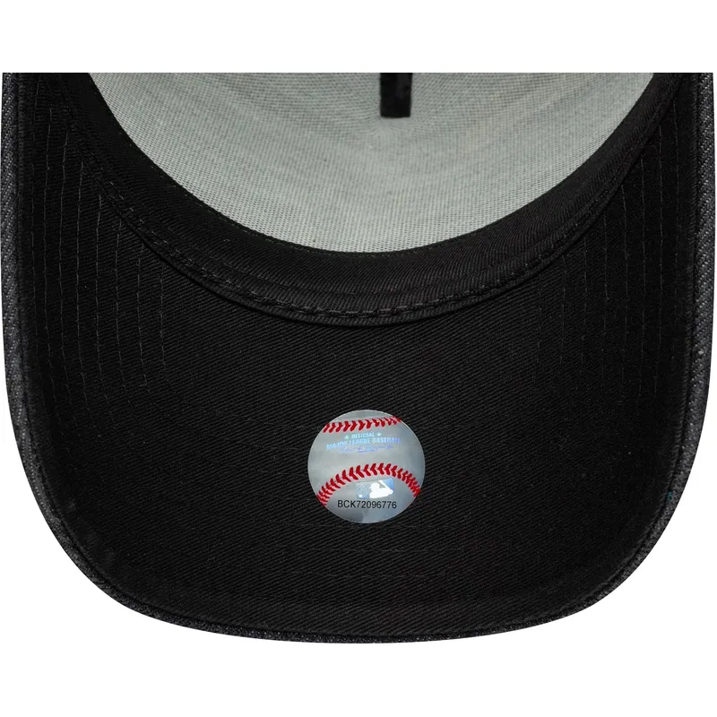 cappellino-curvo-nero-snapback-9forty-e-frame-denim-di-new-york-yankees-mlb-di-new-era