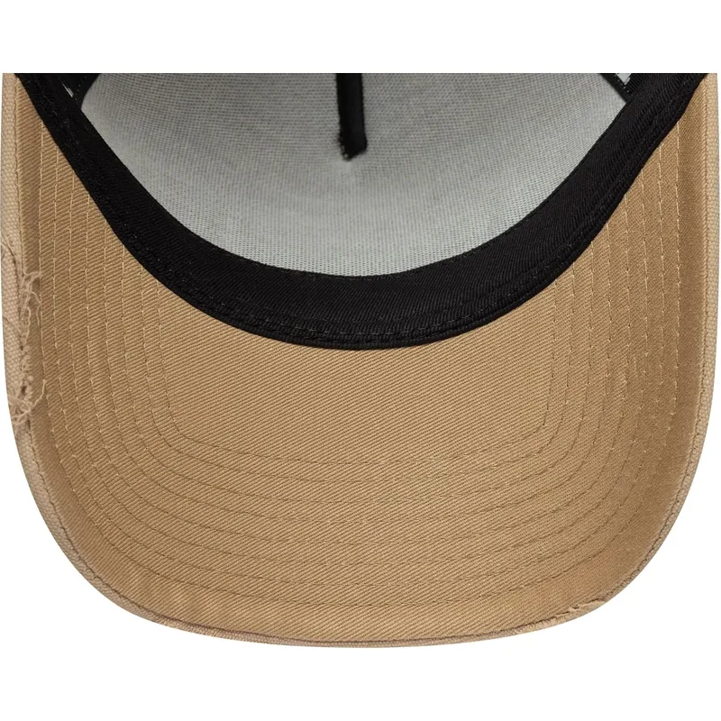 cappellino-trucker-marrone-a-frame-oval-canvas-distress-di-new-era
