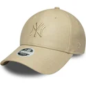 cappellino-curvo-beige-regolabile-con-logo-beige-da-donna-9forty-pu-dei-new-york-yankees-mlb-di-new-era