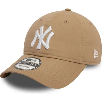 Cappellino visiera curva marrone chiaro regolabile 9TWENTY League Essential di New York Yankees MLB di New Era