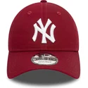 cappellino-visiera-curva-rosso-scuro-regolabile-9twenty-league-essential-di-new-york-yankees-mlb-di-new-era