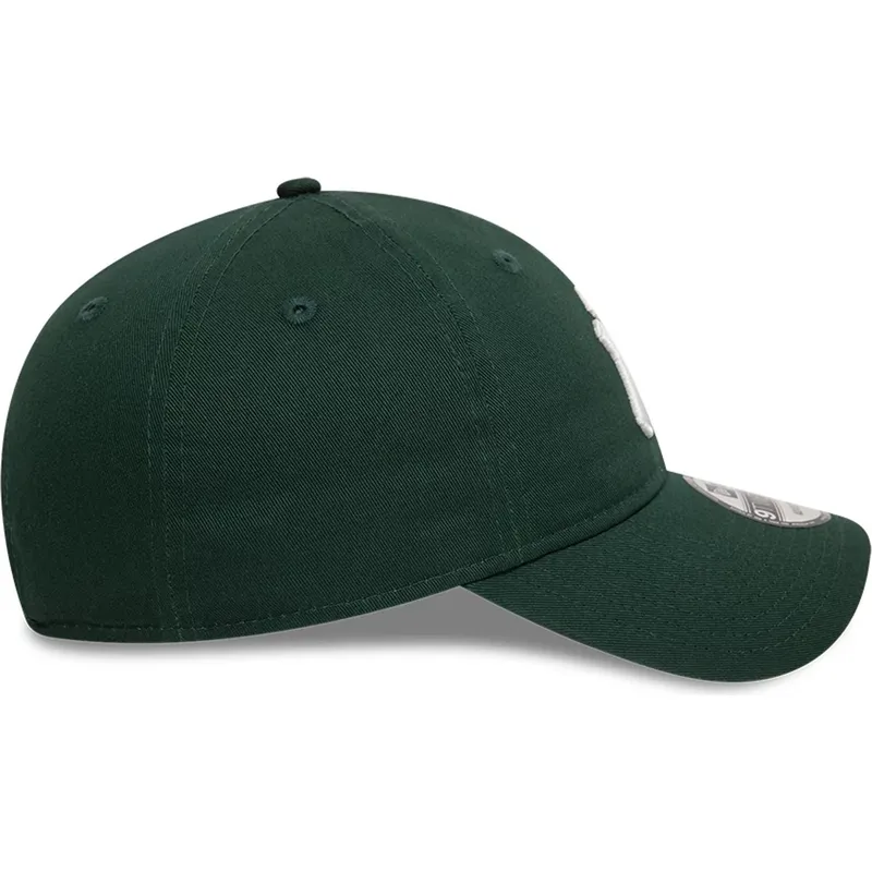 cappellino-con-visiera-curva-verde-scuro-regolabile-9twenty-league-essential-di-new-york-yankees-mlb-di-new-era