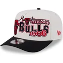 cappellino-curvo-beige-e-nero-snapback-9fifty-a-frame-classic-di-chicago-bulls-nba-di-new-era