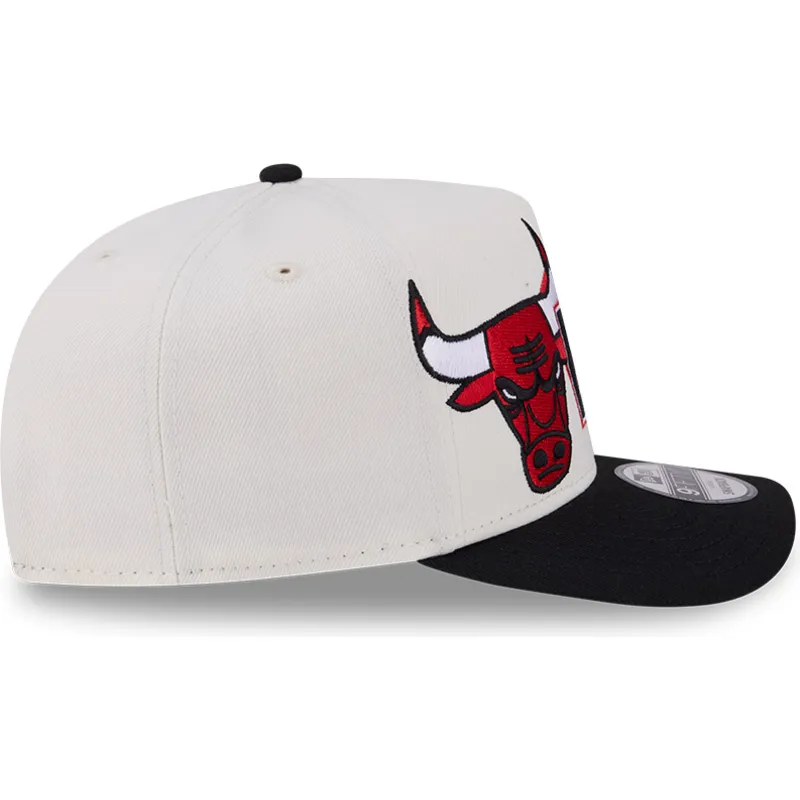 cappellino-curvo-beige-e-nero-snapback-9fifty-a-frame-classic-di-chicago-bulls-nba-di-new-era