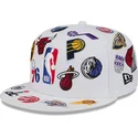 gorra-plana-blanca-ajustada-59fifty-all-over-de-nba-de-new-era