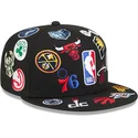 cappello-piatto-nero-aderente-59fifty-all-over-di-nba-di-new-era