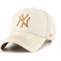 cappellino-curvo-beige-regolabile-mvp-dt-contrast-stitch-di-new-york-yankees-mlb-di-47-brand