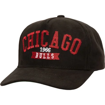 Cappellino curvo nero snapback Shady Suede Pro di Chicago Bulls NBA di Mitchell & Ness