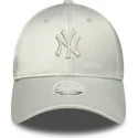 cappellino-curvo-verde-regolabile-da-donna-9forty-bow-back-satin-dei-new-york-yankees-mlb-di-new-era