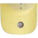 cappellino-curvo-giallo-regolabile-con-logo-giallo-da-donna-9twenty-seersucker-dei-new-york-yankees-mlb-di-new-era