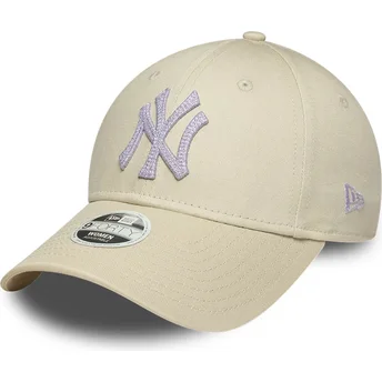 Cappellino curvo beige regolabile da donna 9FORTY Metallic dei New York Yankees MLB di New Era