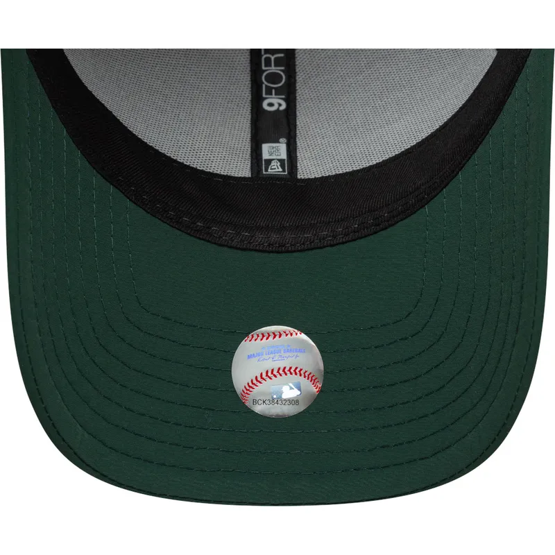 cappellino-curvo-verde-regolabile-9forty-recycled-midi-di-oakland-athletics-mlb-di-new-era