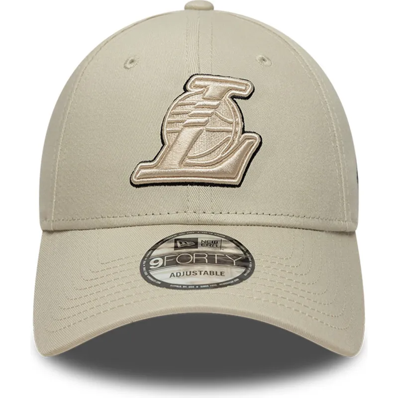 cappellino-curvo-beige-regolabile-con-logo-beige-9forty-team-outline-dei-los-angeles-lakers-nba-di-new-era