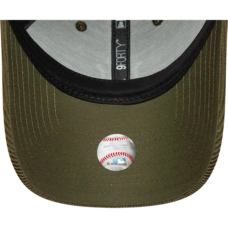 cappellino-curvo-verde-regolabile-9forty-soft-cord-dei-new-york-yankees-mlb-di-new-era