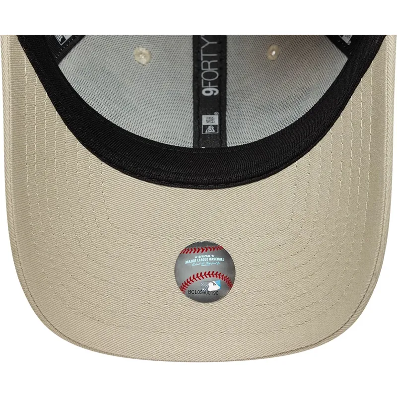 cappellino-curvo-beige-regolabile-9forty-city-icon-dei-los-angeles-dodgers-mlb-di-new-era