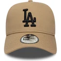 cappellino-curvo-marrone-snapback-con-logo-nero-e-frame-league-essential-dei-los-angeles-dodgers-mlb-di-new-era