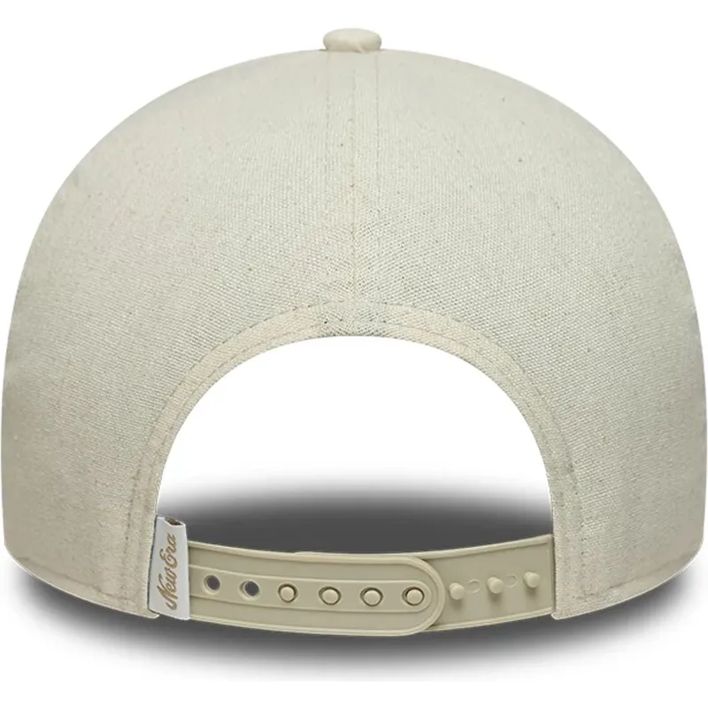 cappellino-curvo-beige-snapback-e-frame-patch-linen-di-new-era