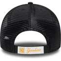 cappellino-trucker-blu-marino-regolabile-con-logo-arancione-9forty-homefield-midi-di-new-york-yankees-mlb-di-new-era