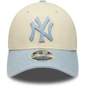 cappellino-curvo-beige-e-blu-snapback-con-logo-blu-9forty-m-crown-side-script-dei-new-york-yankees-mlb-di-new-era