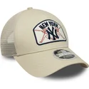 cappellino-trucker-beige-9forty-m-crown-a-frame-dei-new-york-yankees-mlb-di-new-era