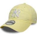 cappellino-con-visiera-curva-giallo-chiaro-regolabile-9twenty-league-essential-di-new-york-yankees-mlb-di-new-era