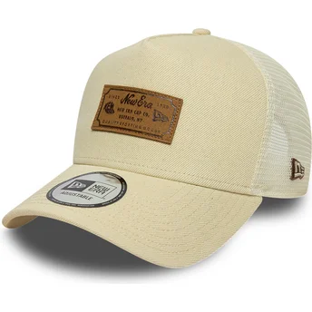 Gorra trucker beige A Frame Denim Leather Patch de New Era