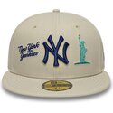 cappello-piatto-beige-regolabile-con-logo-blu-marino-59fifty-city-icon-dei-new-york-yankees-di-new-era