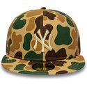 cappello-piatto-camouflage-regolabile-con-logo-beige-59fifty-camo-dei-new-york-yankees-mlb-di-new-era