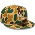 cappello-piatto-camouflage-regolabile-con-logo-beige-59fifty-camo-dei-new-york-yankees-mlb-di-new-era