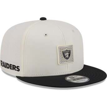 Cappello piatto beige e nero snapback 9FIFTY Training Pack 2026 dei Las Vegas Raiders NFL di New Era