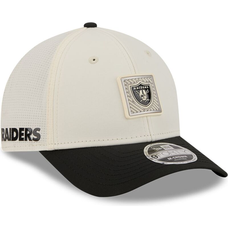cappellino-curvo-beige-e-nero-snapback-9forty-m-crown-training-pack-2026-dei-las-vegas-raiders-nfl-di-new-era