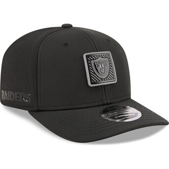 Cappello curvo nero snapback 9SEVENTY Stretch Snap Training Pack 2026 dei Las Vegas Raiders NFL di New Era