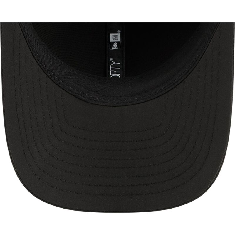 cappellino-curvo-nero-snapback-9forty-m-crown-training-pack-2026-dei-las-vegas-raiders-nfl-di-new-era