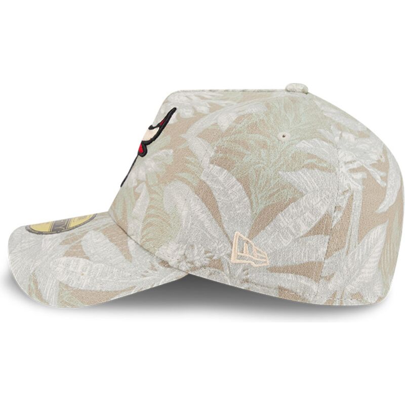 cappellino-curvo-beige-regolabile-59forty-a-frame-leafy-palm-di-chicago-bulls-nba-di-new-era