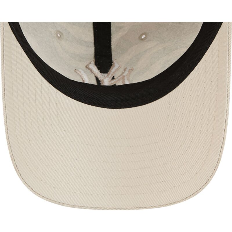 cappellino-curvo-beige-regolabile-9twenty-leafy-palm-dei-new-york-yankees-mlb-di-new-era cappellino-curvo-beige-regolabile-9twenty-leafy-palm-dei-new-york-yankees-mlb-di-new-era