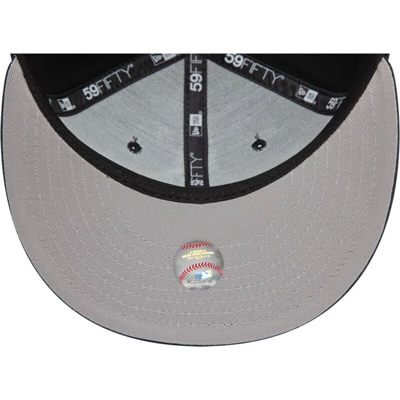 cappello-piatto-nero-aderente-59fifty-heart-icon-dei-new-york-yankees-mlb-di-new-era