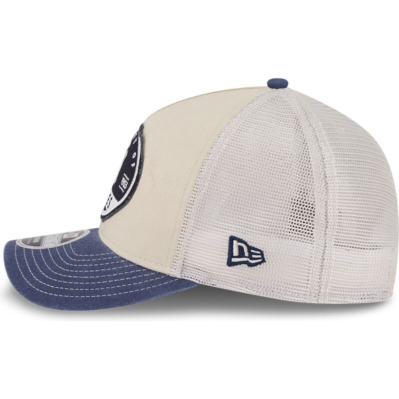cappellino-trucker-beige-e-blu-marino-9forty-m-crown-a-frame-fray-dei-new-york-yankees-mlb-di-new-era