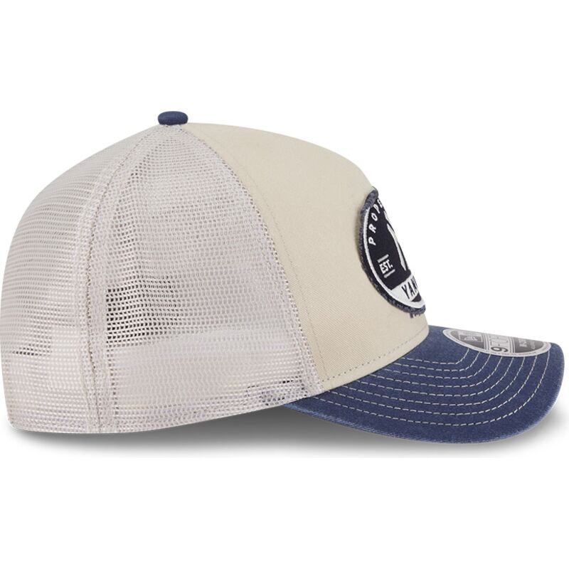 cappellino-trucker-beige-e-blu-marino-9forty-m-crown-a-frame-fray-dei-new-york-yankees-mlb-di-new-era