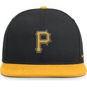 cappello-piatto-nero-e-giallo-snapback-dri-fit-pro-structured-square-bill-dei-pittsburgh-pirates-mlb-di-nike