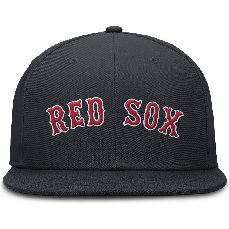 cappello-piatto-blu-marino-regolabile-dri-fit-true-structured-round-bill-dei-boston-red-sox-mlb-di-nike cappello-piatto-blu-marino-regolabile-dri-fit-true-structured-round-bill-dei-boston-red-sox-mlb-di-nike